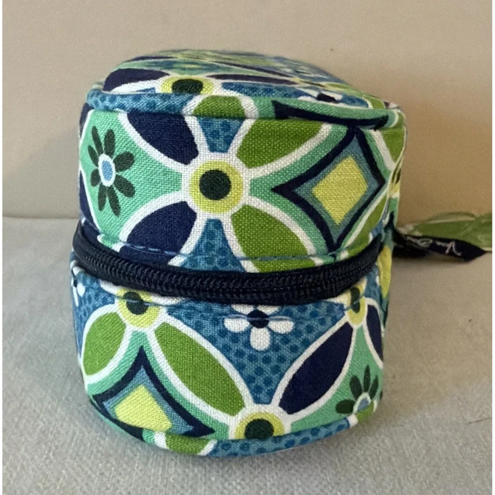 Vera Bradley Daisy Daisy Deep Zippered EYE/SUNGLASS CASE - New with Tag NWT